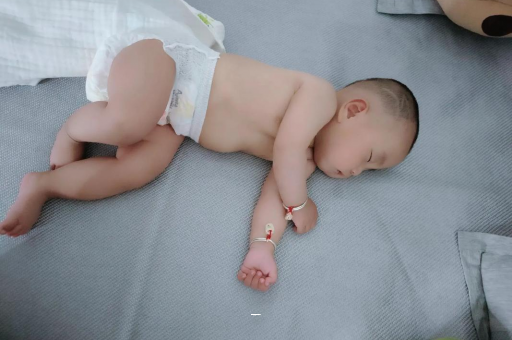 响水宝宝夏天要穿袜子吗
